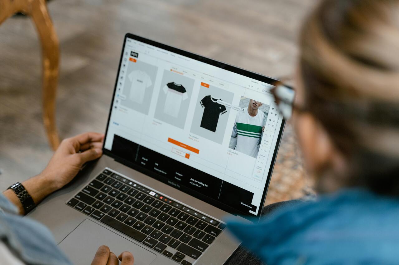 Mockup van macbook met webshop